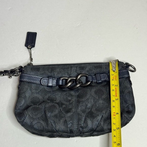 Coach Grey Madison Op Art Pleated Signature Capacity Chain Wristlet - Picture 3 of 9